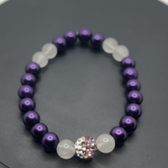 🌸 Handcrafted Purple Beaded Stretch bracelet - Picture 6 of 8